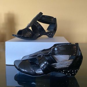 Little girl’s black shoes